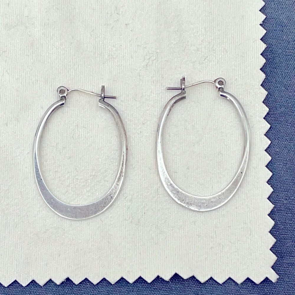 Silpada classic oval hinges hoops